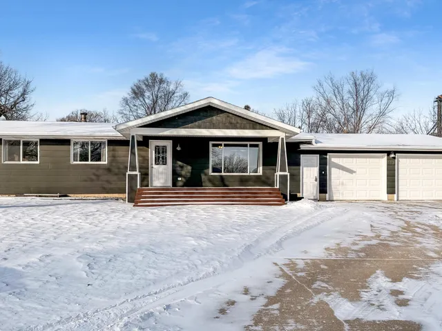 $300,000 | 113 Oklahoma Avenue, Adrian, MN 56110
