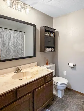 $300,000 | 113 Oklahoma Avenue, Adrian, MN 56110