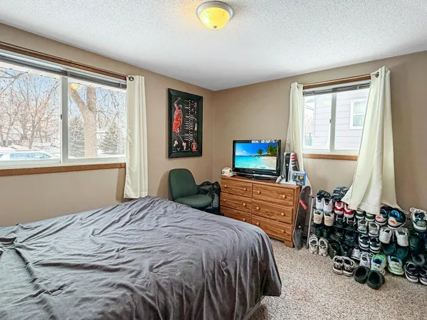 $300,000 | 113 Oklahoma Avenue, Adrian, MN 56110