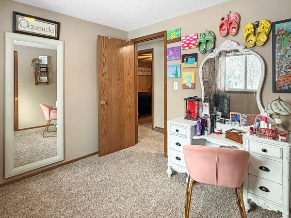 $300,000 | 113 Oklahoma Avenue, Adrian, MN 56110