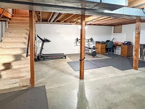 $300,000 | 113 Oklahoma Avenue, Adrian, MN 56110