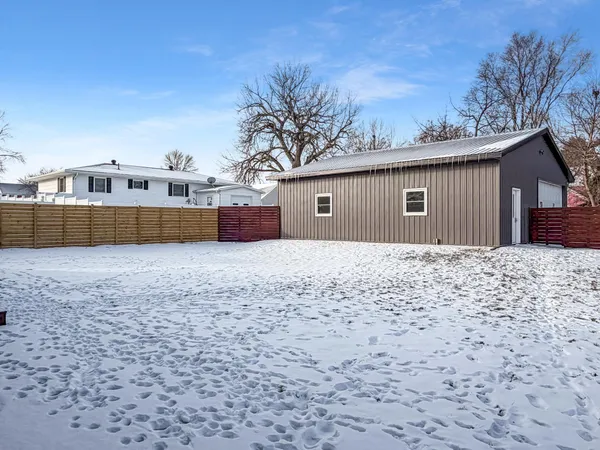 $300,000 | 113 Oklahoma Avenue, Adrian, MN 56110
