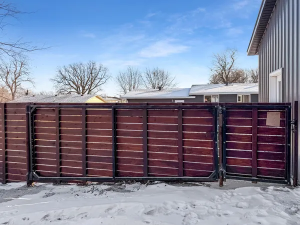 $300,000 | 113 Oklahoma Avenue, Adrian, MN 56110