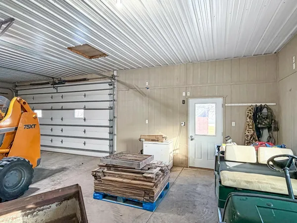 $300,000 | 113 Oklahoma Avenue, Adrian, MN 56110