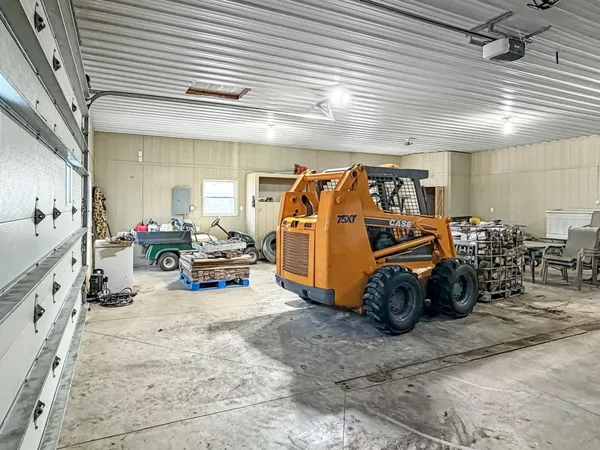 $300,000 | 113 Oklahoma Avenue, Adrian, MN 56110