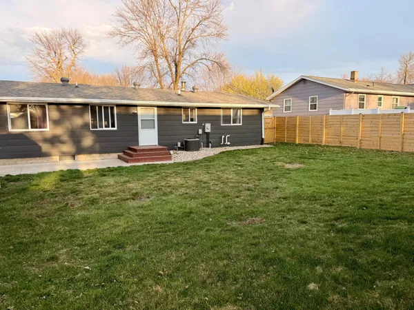 $300,000 | 113 Oklahoma Avenue, Adrian, MN 56110