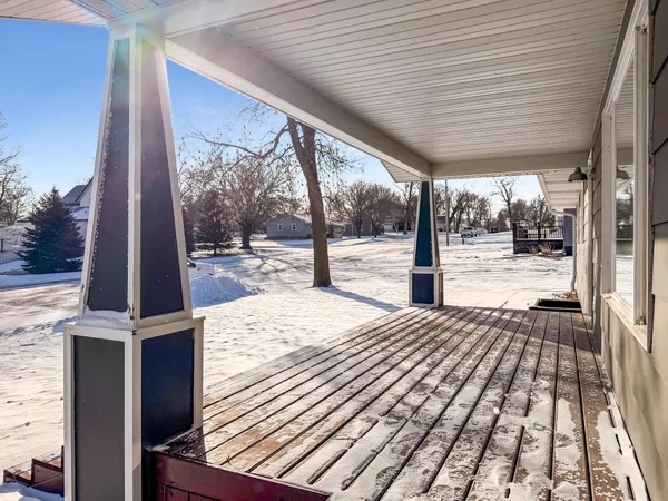 $300,000 | 113 Oklahoma Avenue, Adrian, MN 56110