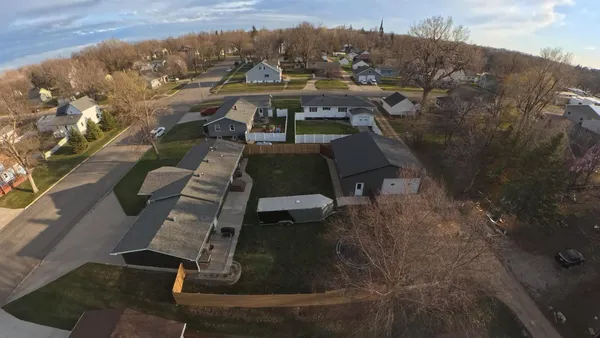 $300,000 | 113 Oklahoma Avenue, Adrian, MN 56110