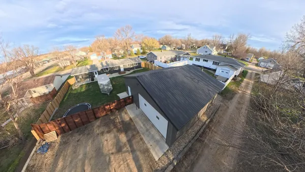 $300,000 | 113 Oklahoma Avenue, Adrian, MN 56110