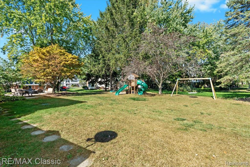 4815 Ravinewood Drive Commerce Township, MI 48382 - Photo 6 of 52