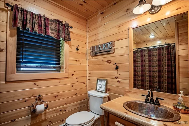 $625,000 | 277 South Shore Road, Webb, NY 13420