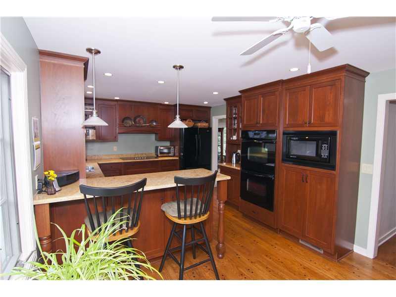 35 Newgate Road Pittsburgh, PA 15202 - Photo 16 of 25 Kitchen. Alternate view with eating counter.