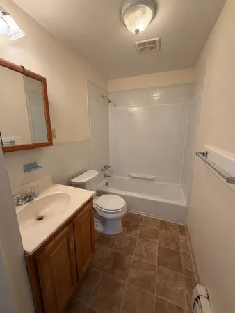 $1,850 | 134 Mammoth Road, Unit 29, Hooksett, NH 03106