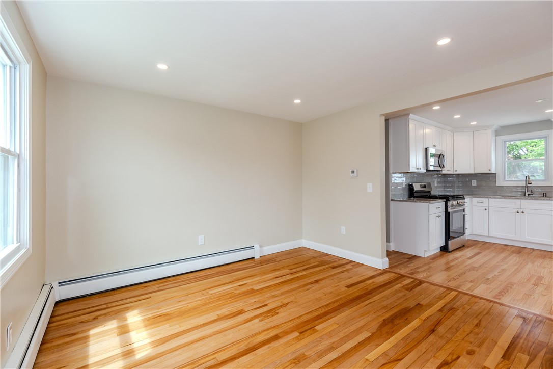 34 Wasaga Road Pawtucket, RI 02861 - Photo 5 of 30 Living room