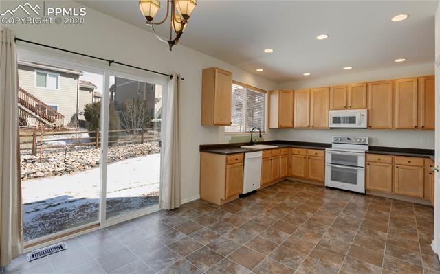 818 Altamont Ridge Drive Colorado Springs, CO 80921 - Photo 7 of 40 Gallery Image 7