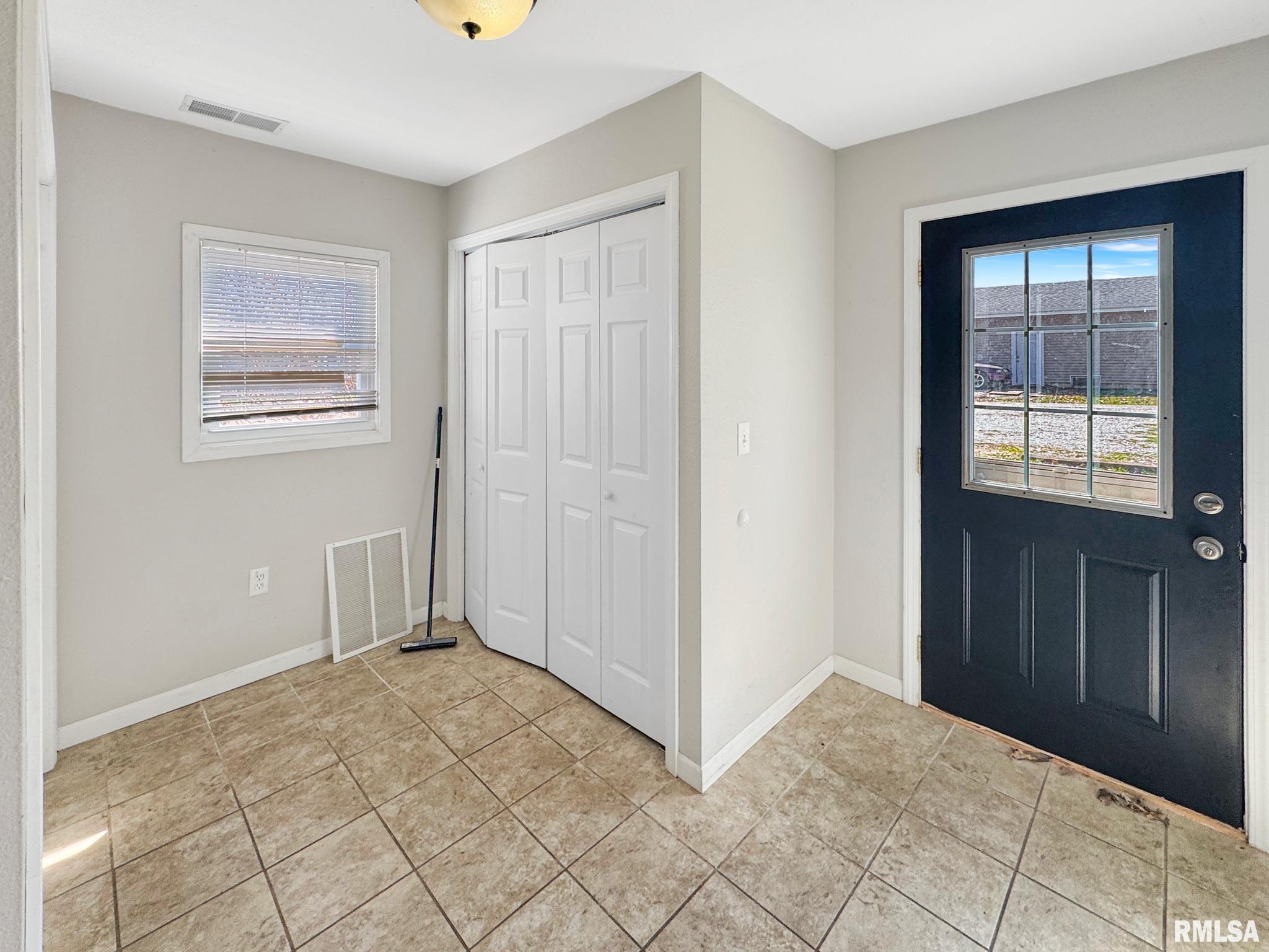 305 Walnut Street Mount Sterling, IL 62353 - Photo 13 of 17