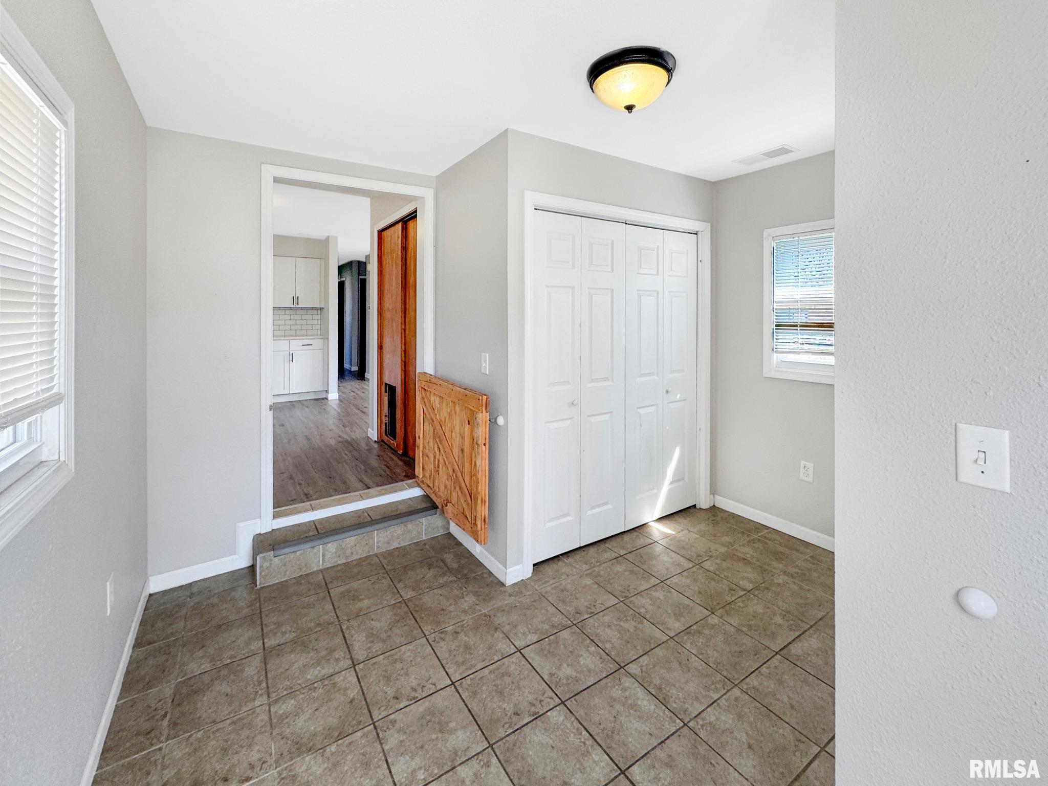 305 Walnut Street Mount Sterling, IL 62353 - Photo 14 of 17