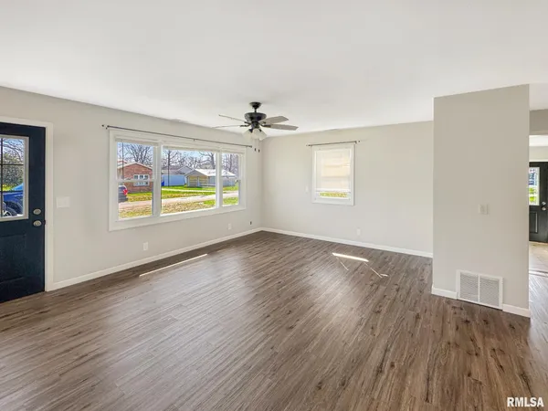 $154,500 | 305 Walnut Street, Mount Sterling, IL 62353