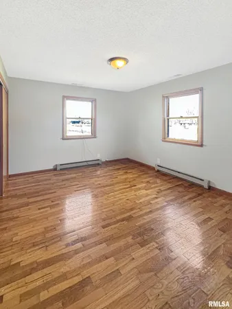 $154,500 | 305 Walnut Street, Mount Sterling, IL 62353