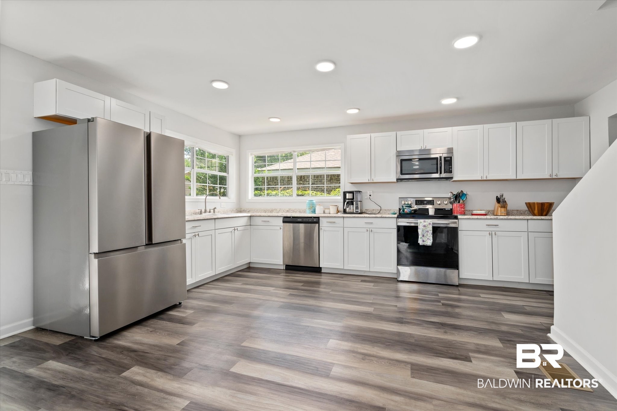 852 Galoway Avenue Mobile, AL 36609 - Photo 9 of 31