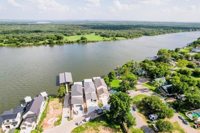 $225,500 | 20 Aqua Way, Kingsland, TX 78639