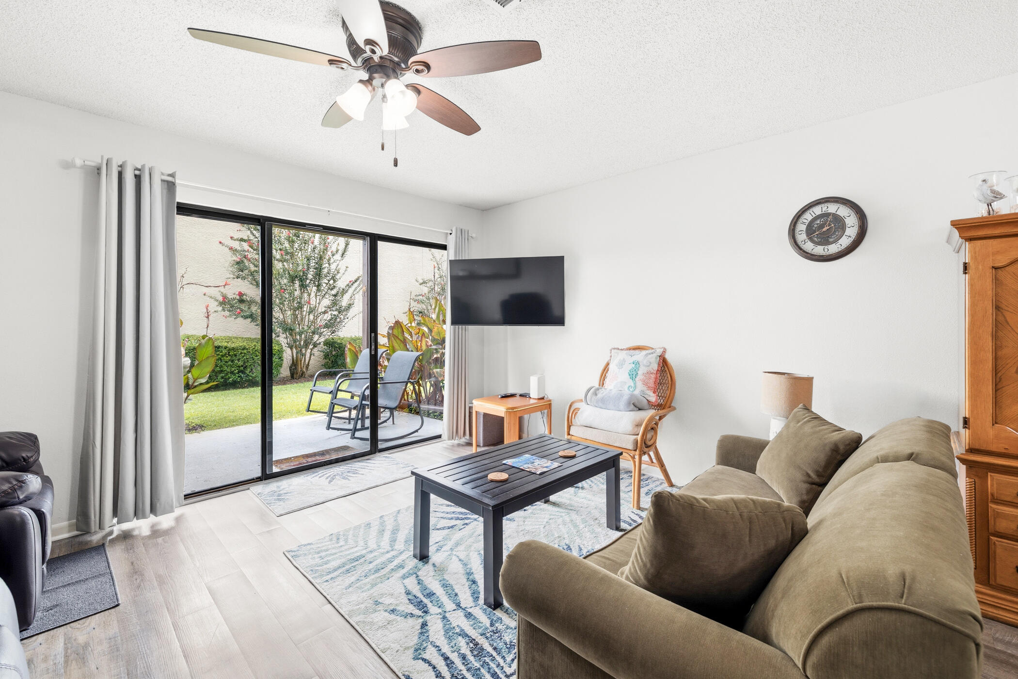 17620 Front Beach Road, Unit 2AA Panama City Beach, FL 32413 - Photo 8 of 27 Living Room