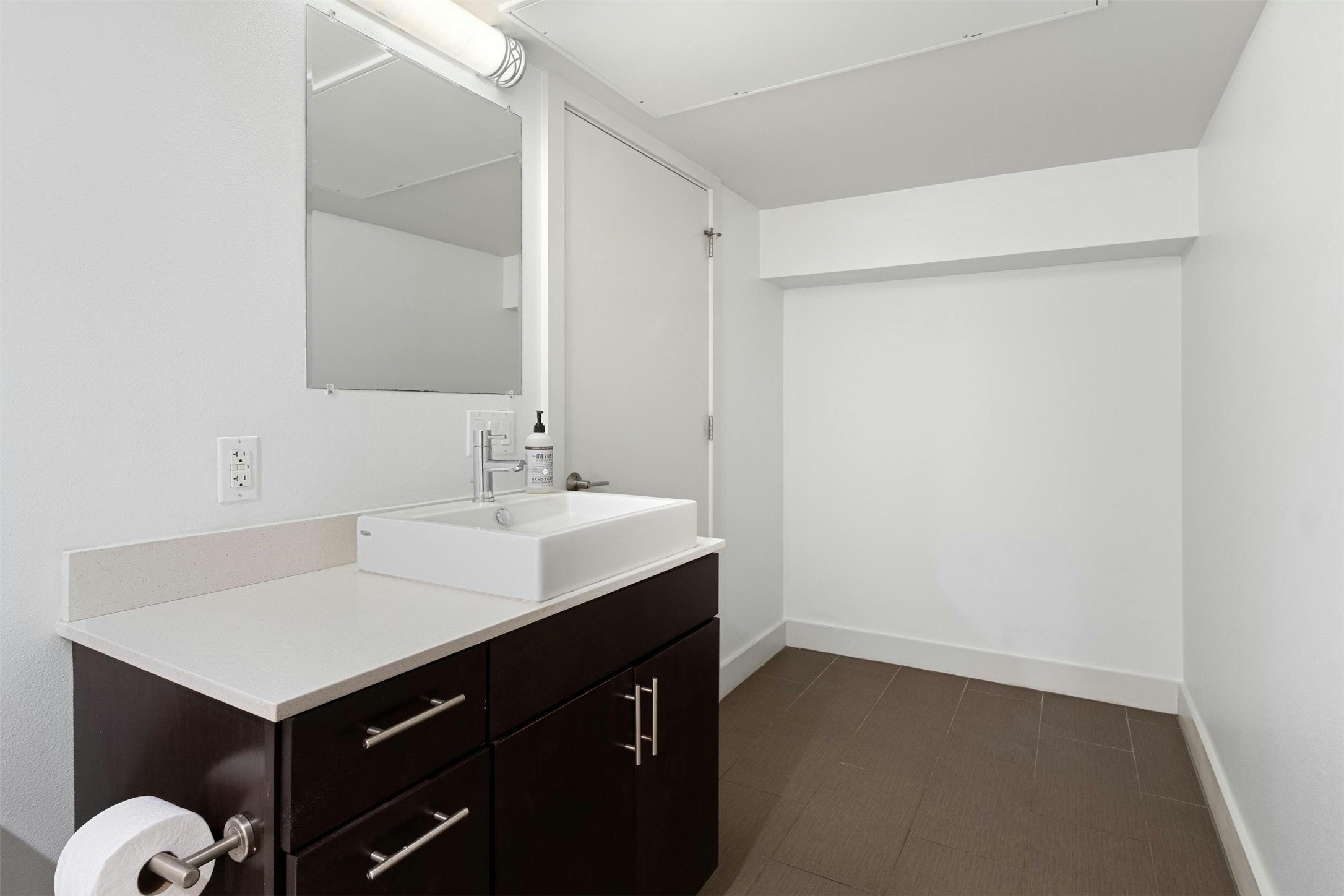 1603 Enfield Road, Unit 301 Austin, TX 78703 - Photo 12 of 24 Gallery Image 12