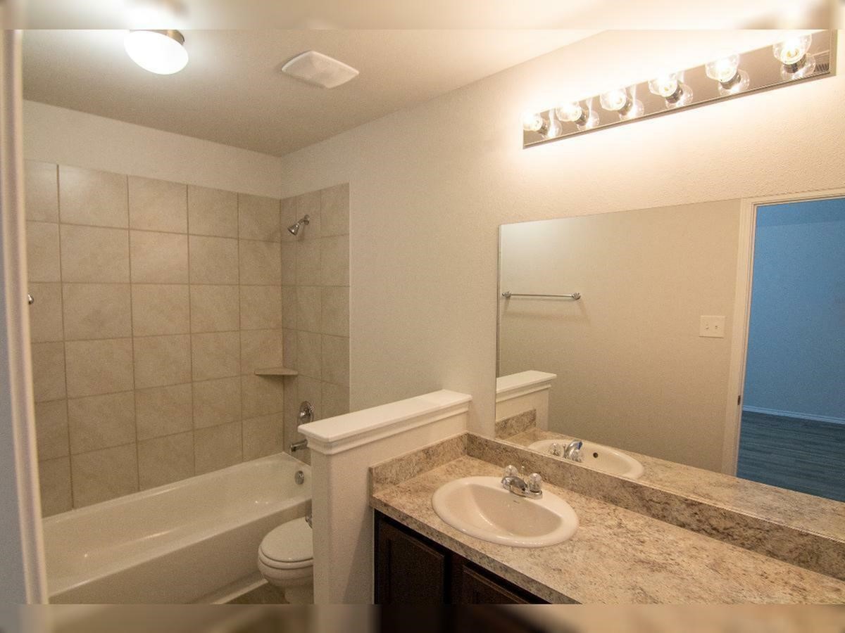 4019 Silver Ranch Road Houston, TX 77014 - Photo 6 of 7 Photos may be representative of the floor plan and not the exact home. Finishes, layout, and features of the actual property for lease may vary.