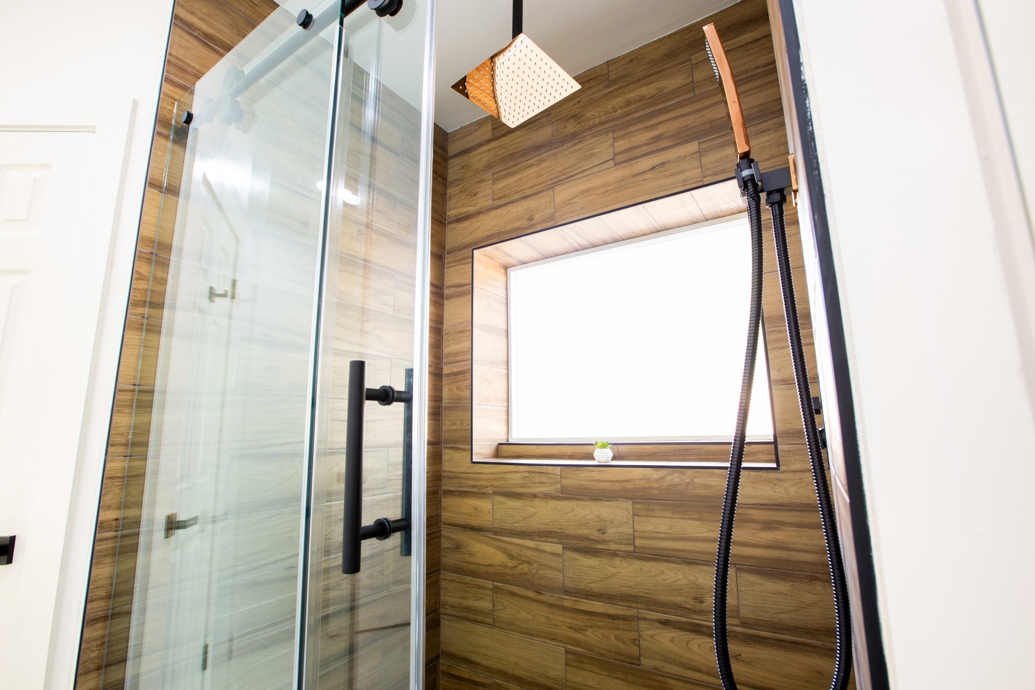 7338 San Ramon Drive Houston, TX 77083 - Photo 25 of 38 a view of a balcony