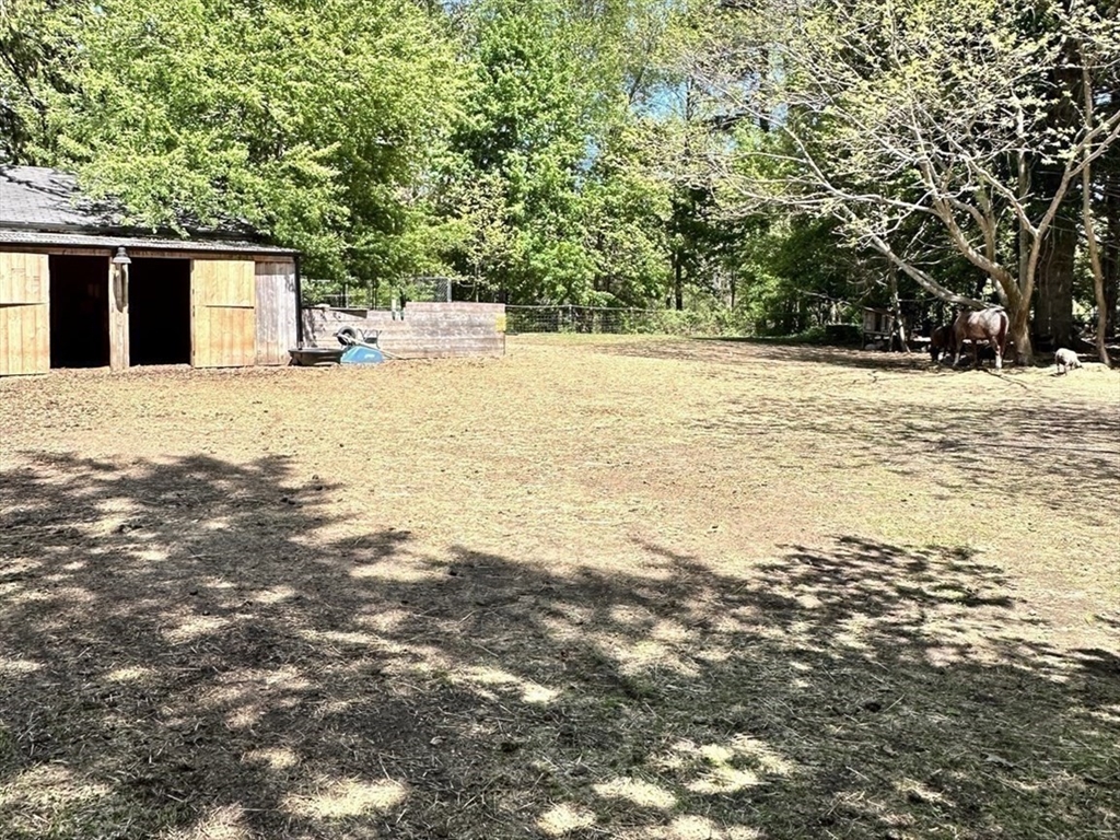 5 Putnam Hill Road Sutton, MA 01590 - Photo 33 of 42