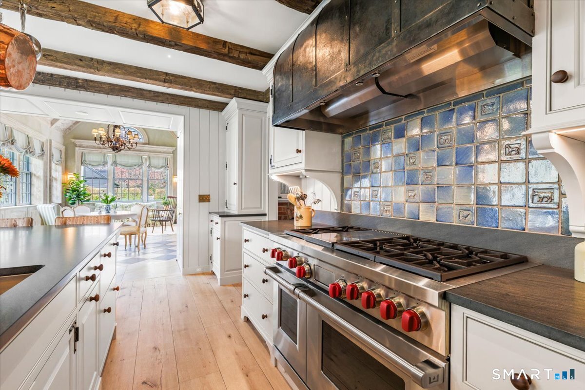 372 Brushy Ridge Road New Canaan, CT 06840 - Photo 12 of 40