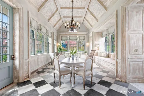 $6,895,000 | 372 Brushy Ridge Road, New Canaan, CT 06840
