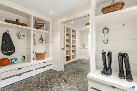 $6,895,000 | 372 Brushy Ridge Road, New Canaan, CT 06840