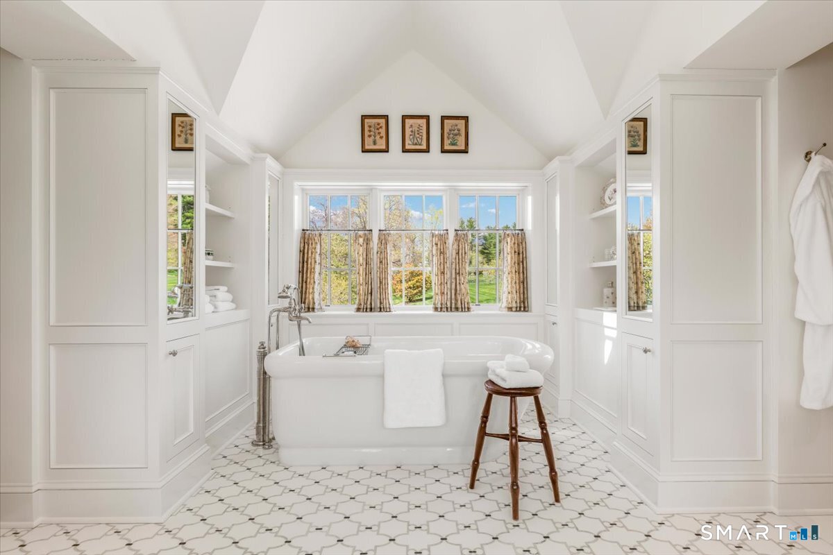 372 Brushy Ridge Road New Canaan, CT 06840 - Photo 27 of 40