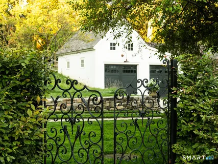 $6,895,000 | 372 Brushy Ridge Road, New Canaan, CT 06840