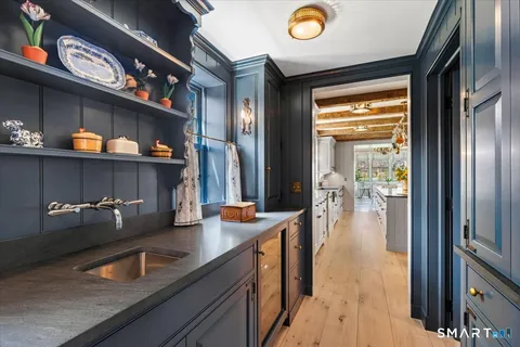 $6,895,000 | 372 Brushy Ridge Road, New Canaan, CT 06840