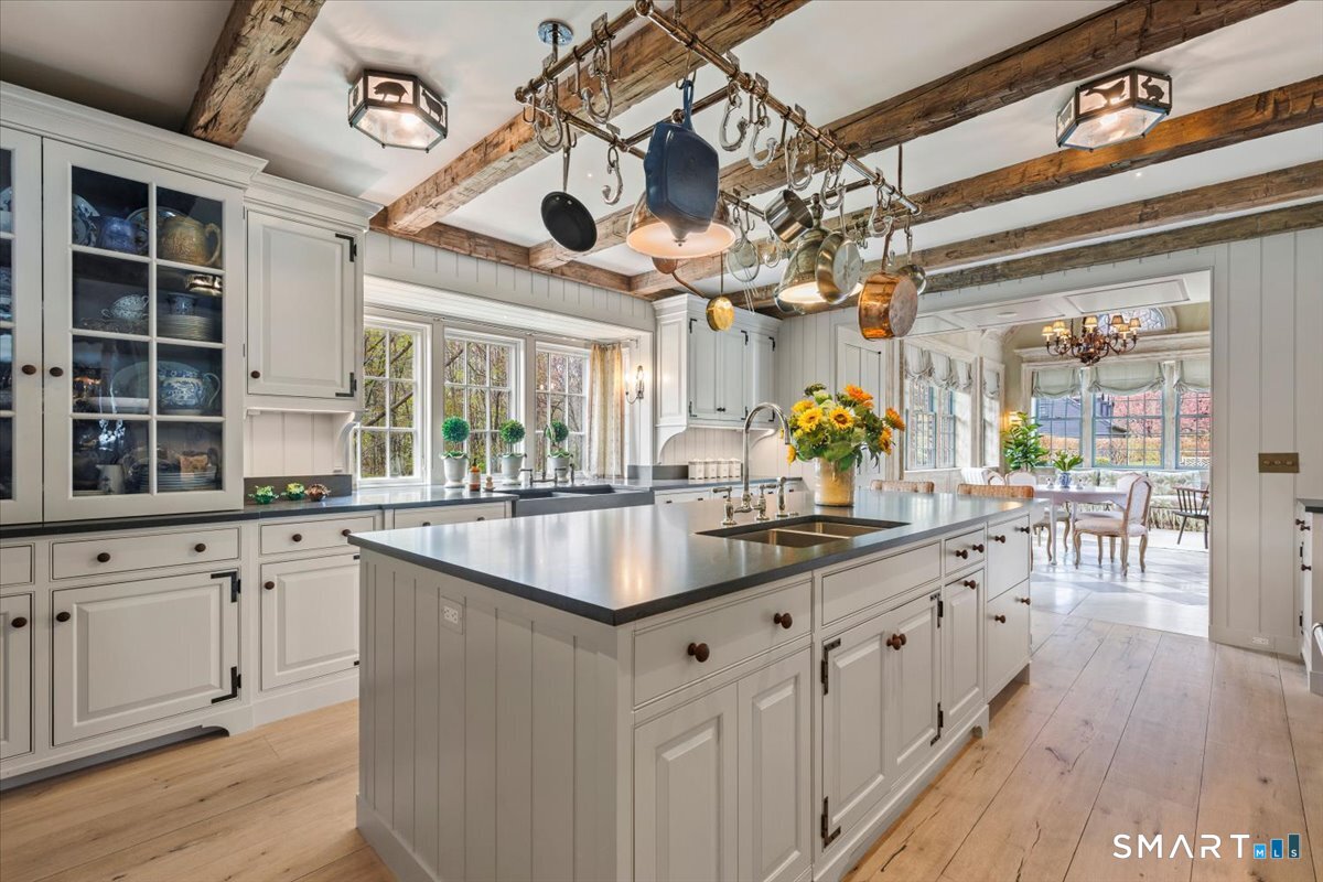 372 Brushy Ridge Road New Canaan, CT 06840 - Photo 10 of 40