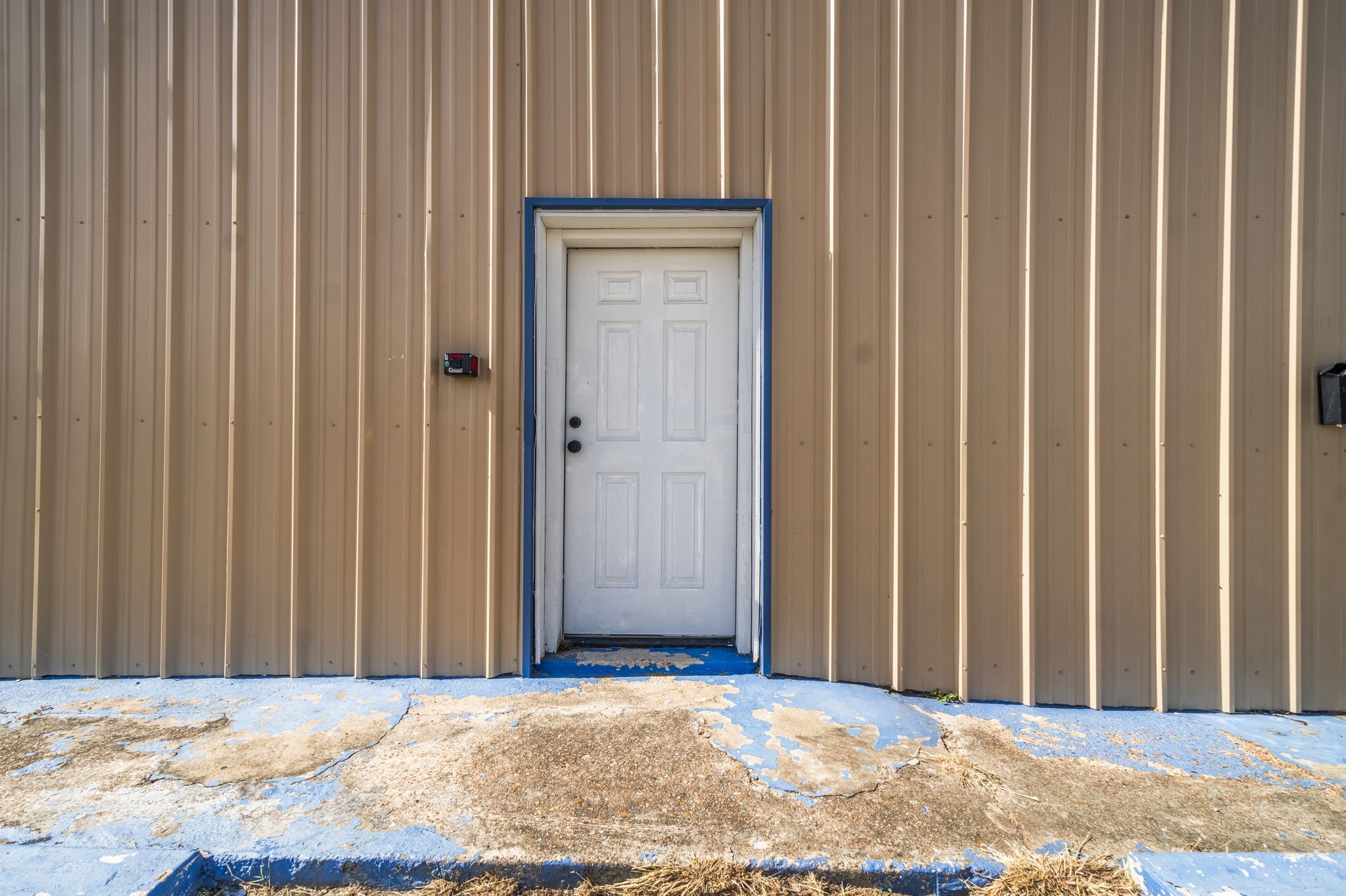 1018 Shaver Street Pasadena, TX 77506 - Photo 4 of 43 Individual entry door offering private access for tenants or customers