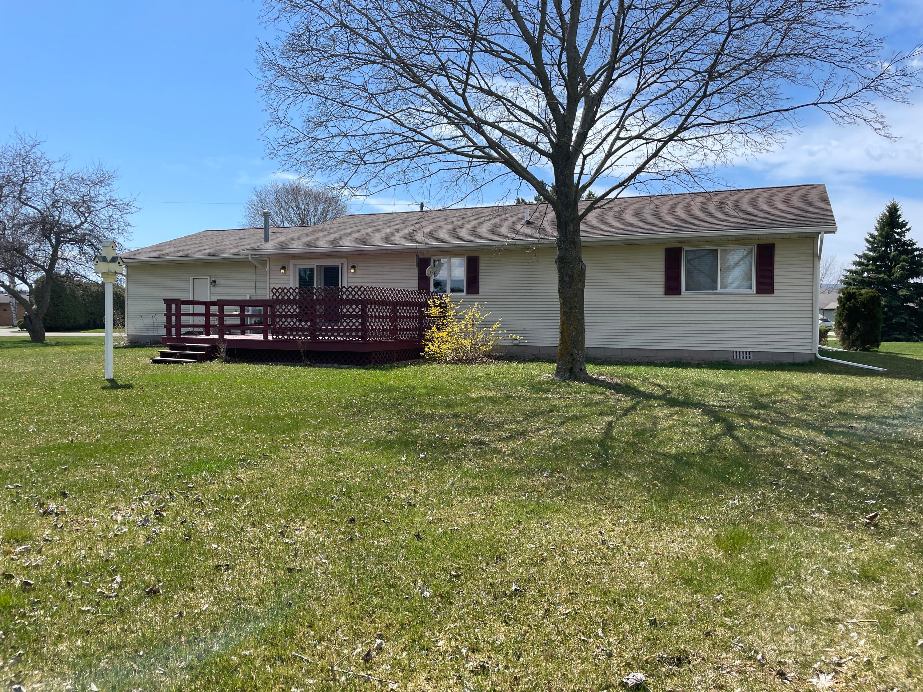 163 Riverside Drive Cheboygan, MI 49721 - Photo 5 of 41 Gallery Image 5