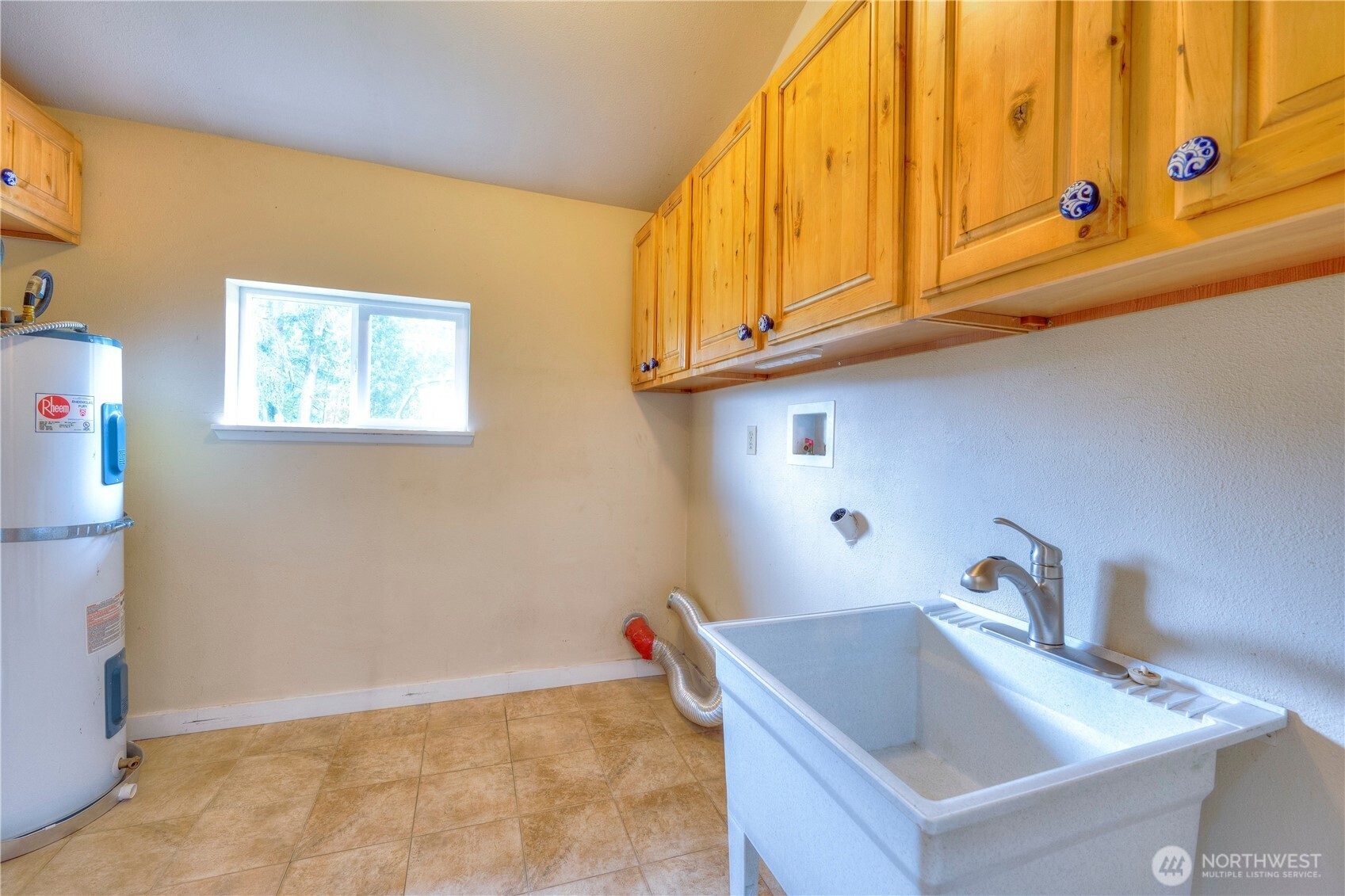 8325 Spurgeon Creek Road Southeast Olympia, WA 98513 - Photo 11 of 16
