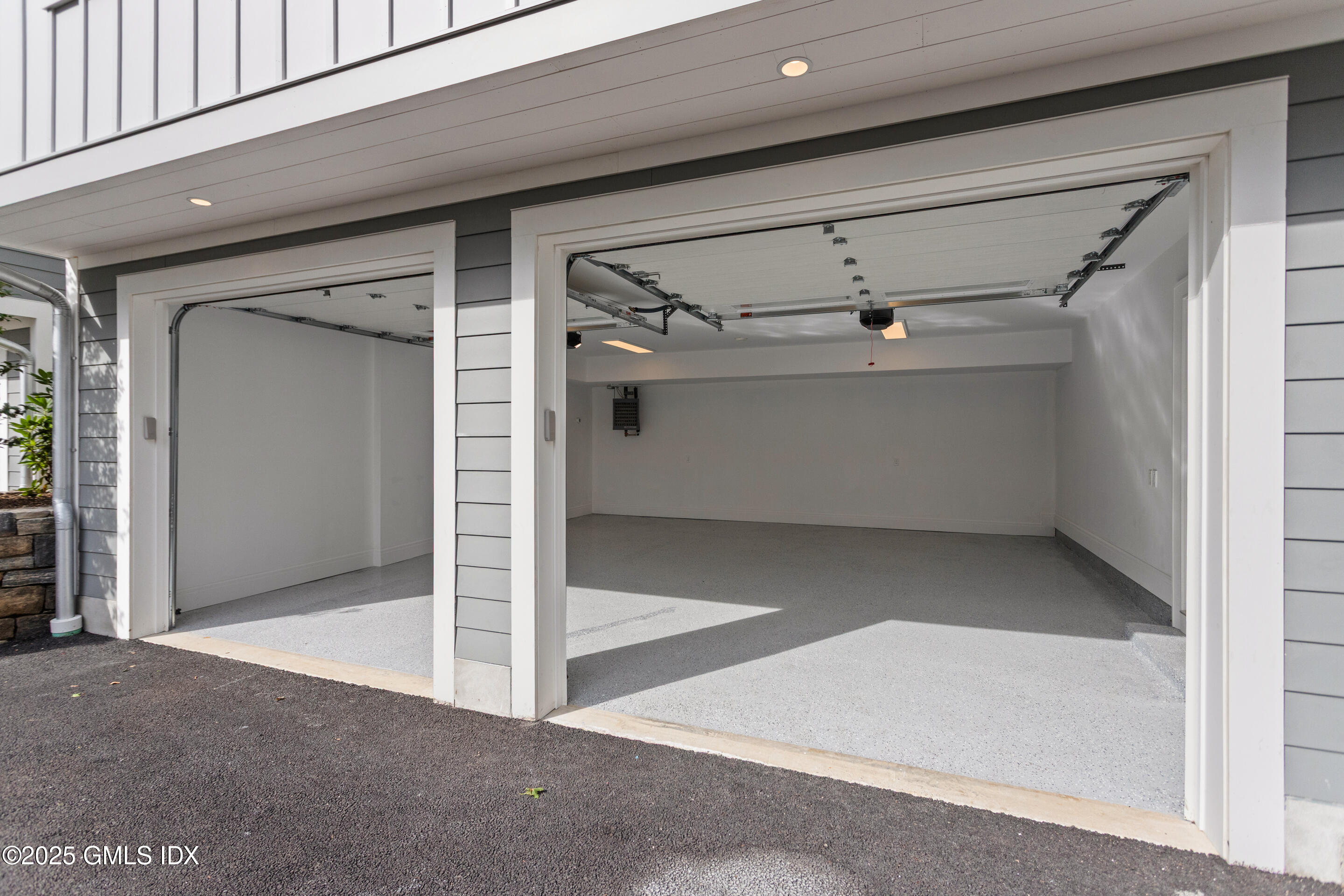25 Henry Street, Unit B Greenwich, CT 06830 - Photo 7 of 8 a view of a garage