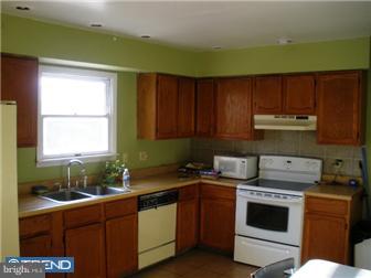 133 B Avis Mill Road Pilesgrove, NJ 08098 - Photo 3 of 6 Kitchen