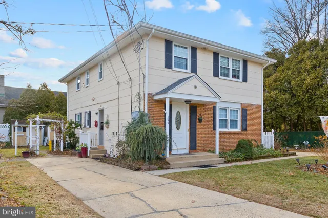 $2,300 | 295 Lander Drive, Trenton, NJ 08619