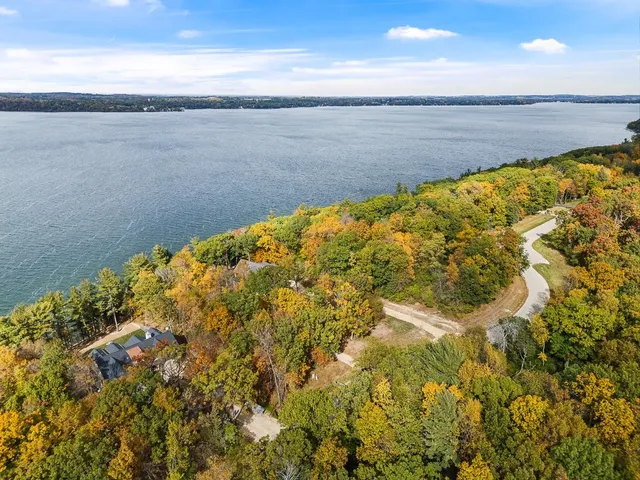 $1,649,000 | L2 Oakwood Green Lake, Markesan, WI 53946