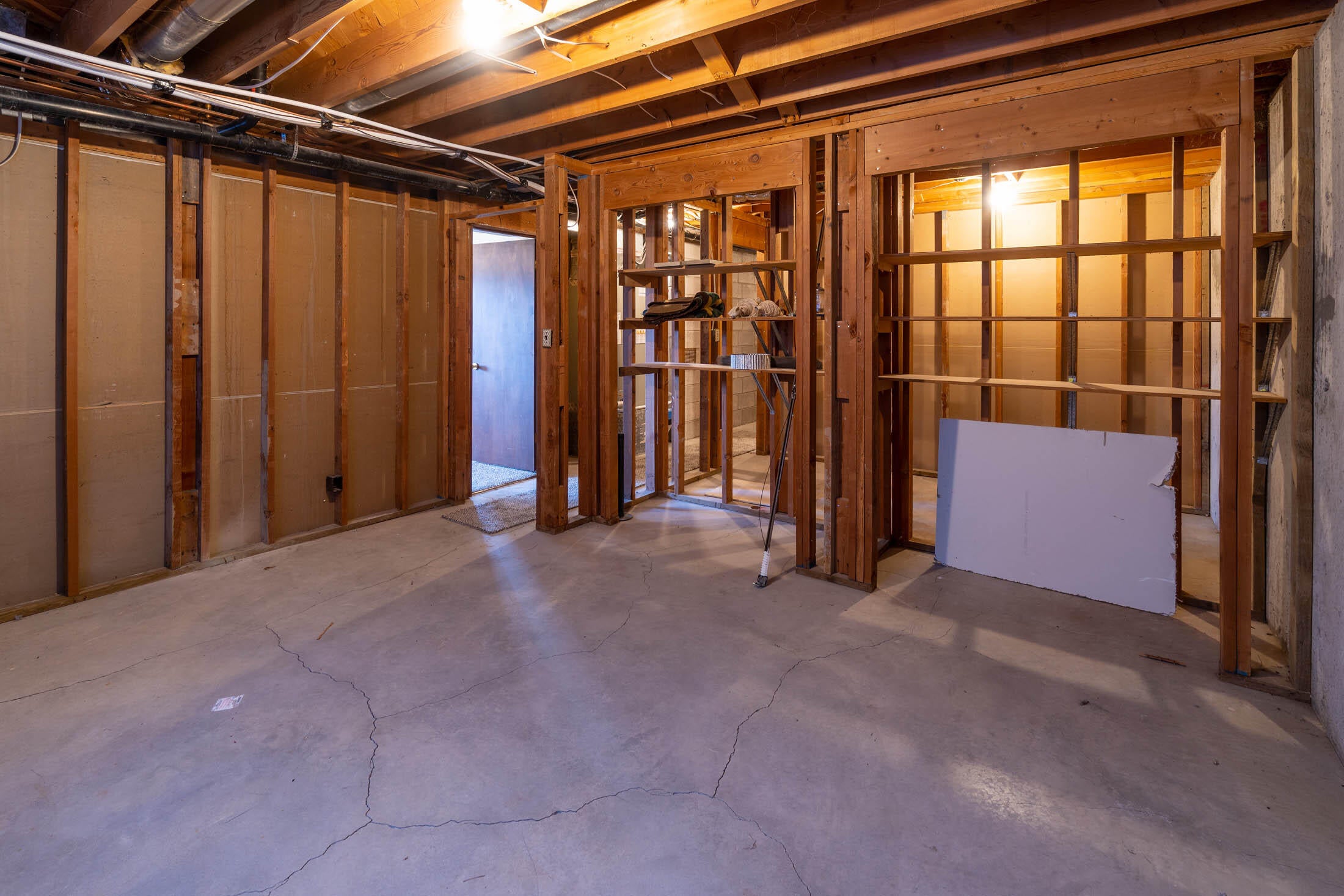 550 North Coles Road Prineville, OR 97754 - Photo 34 of 50 unfinished area in basement looking southeast.