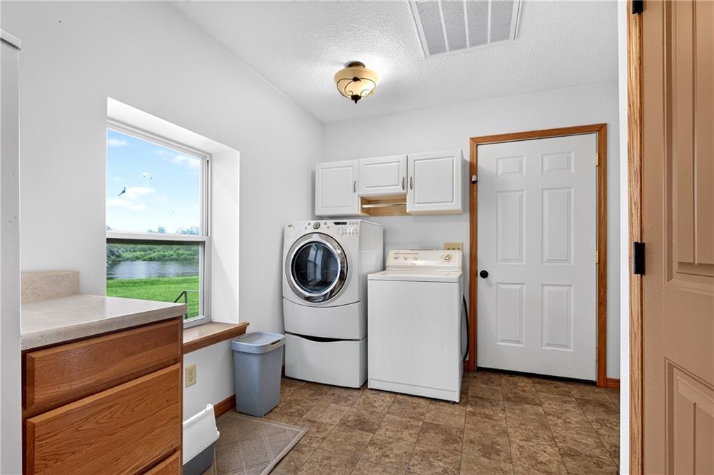 4713 Southeast Lostine Road Columbus, KS 66725 - Photo 27 of 56
