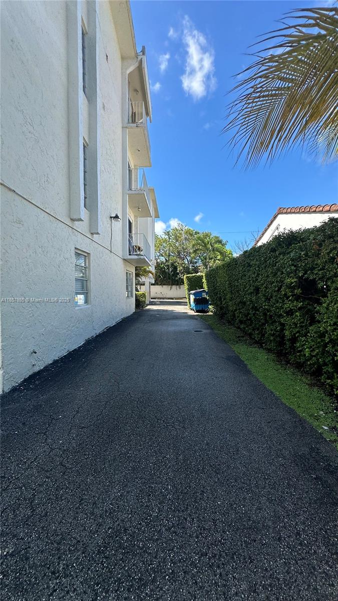 2138 Southwest 6th Street, Unit 102 Miami, FL 33135 - Photo 10 of 11 a view of an empty room with a yard