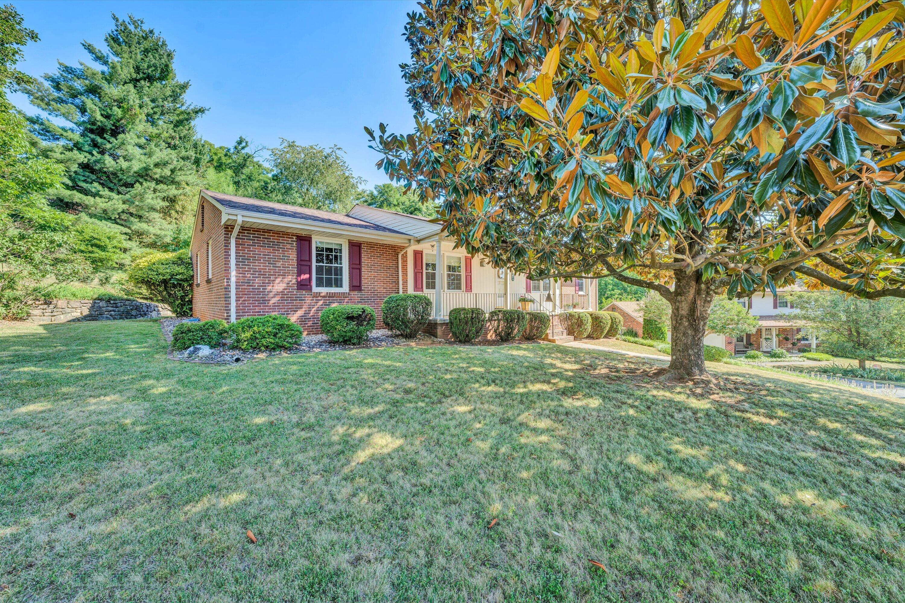 4911 Cave Spring Circle Roanoke, VA 24018 - Photo 34 of 38 35-062520240033
