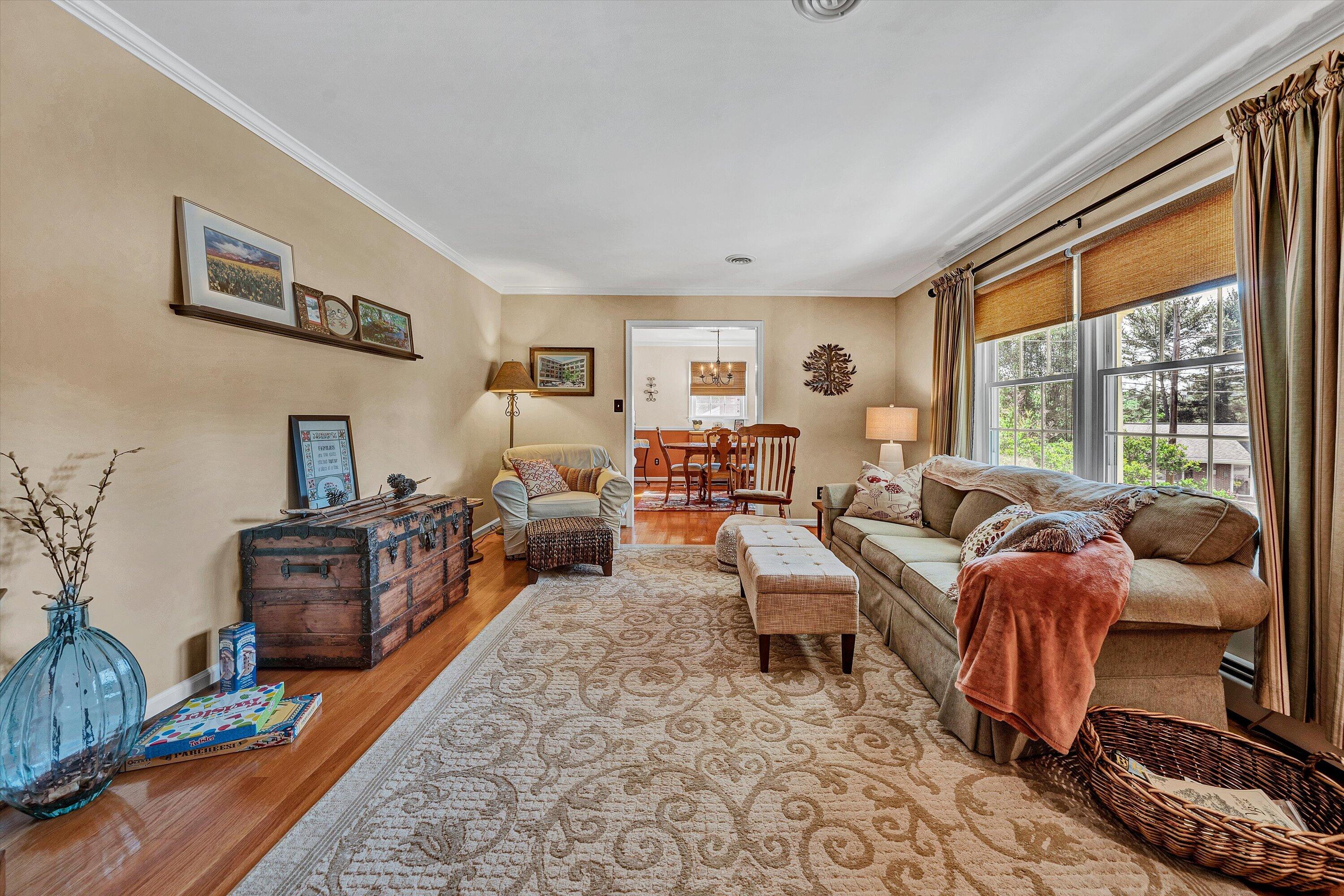 4911 Cave Spring Circle Roanoke, VA 24018 - Photo 4 of 38 05-062520240002