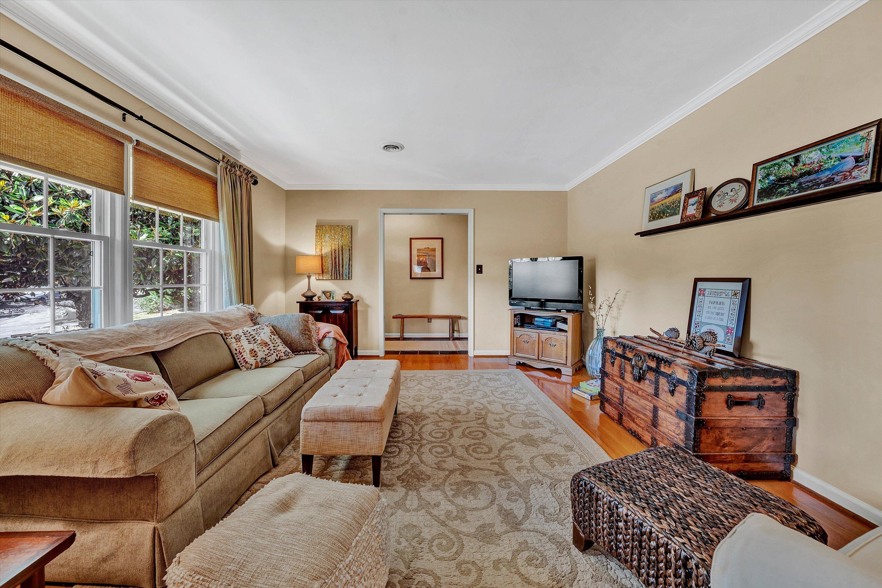 4911 Cave Spring Circle Roanoke, VA 24018 - Photo 5 of 38 06-062520240003